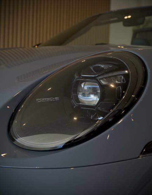PORSCHE 911 CARRERA 4 GTS CABRIOLET PDK - Imagem 11