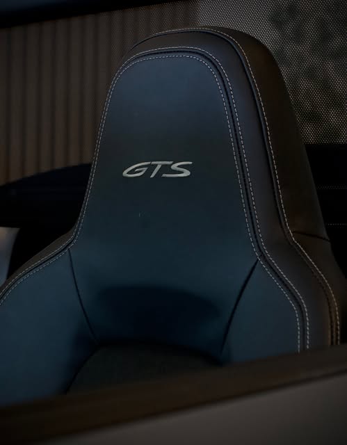 PORSCHE 911 CARRERA 4 GTS CABRIOLET PDK - Imagem 4