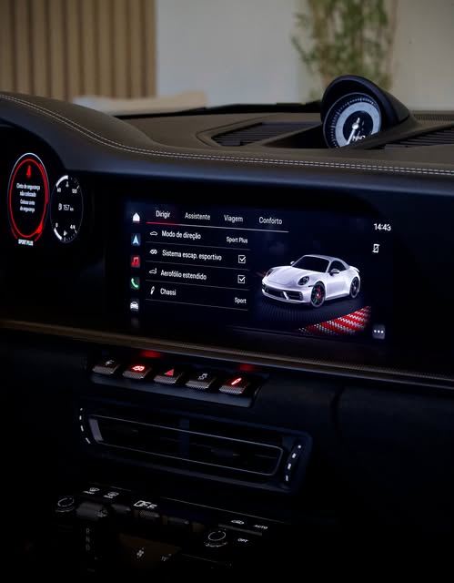 PORSCHE 911 CARRERA 4 GTS CABRIOLET PDK - Imagem 5