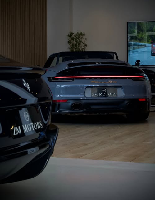 PORSCHE 911 CARRERA 4 GTS CABRIOLET PDK - Imagem 9
