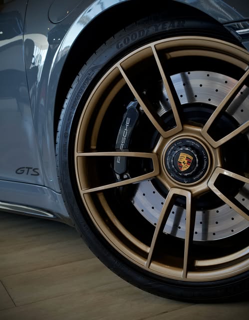 PORSCHE 911 CARRERA 4 GTS CABRIOLET PDK - Imagem 10