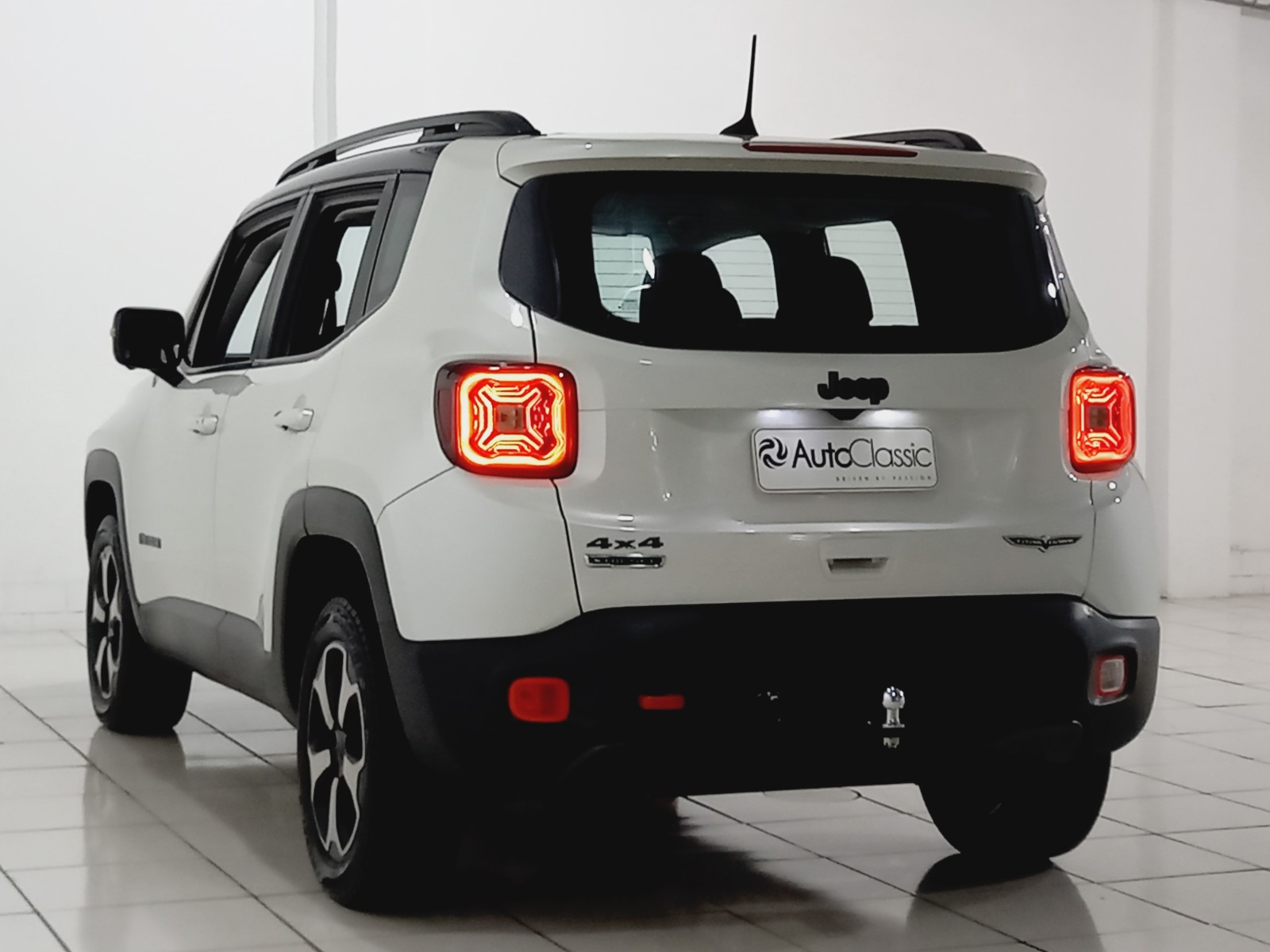JEEP RENEGADE TRAILHAWK 2.0 4X4 DIESEL - Imagem 3