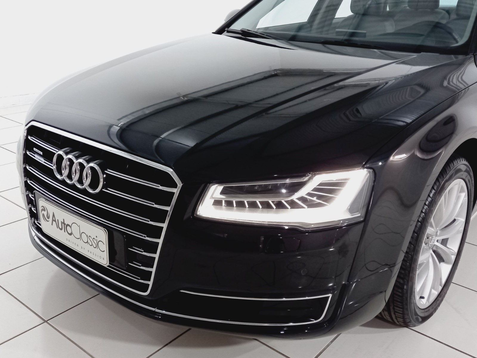 AUDI A8L - Imagem 2