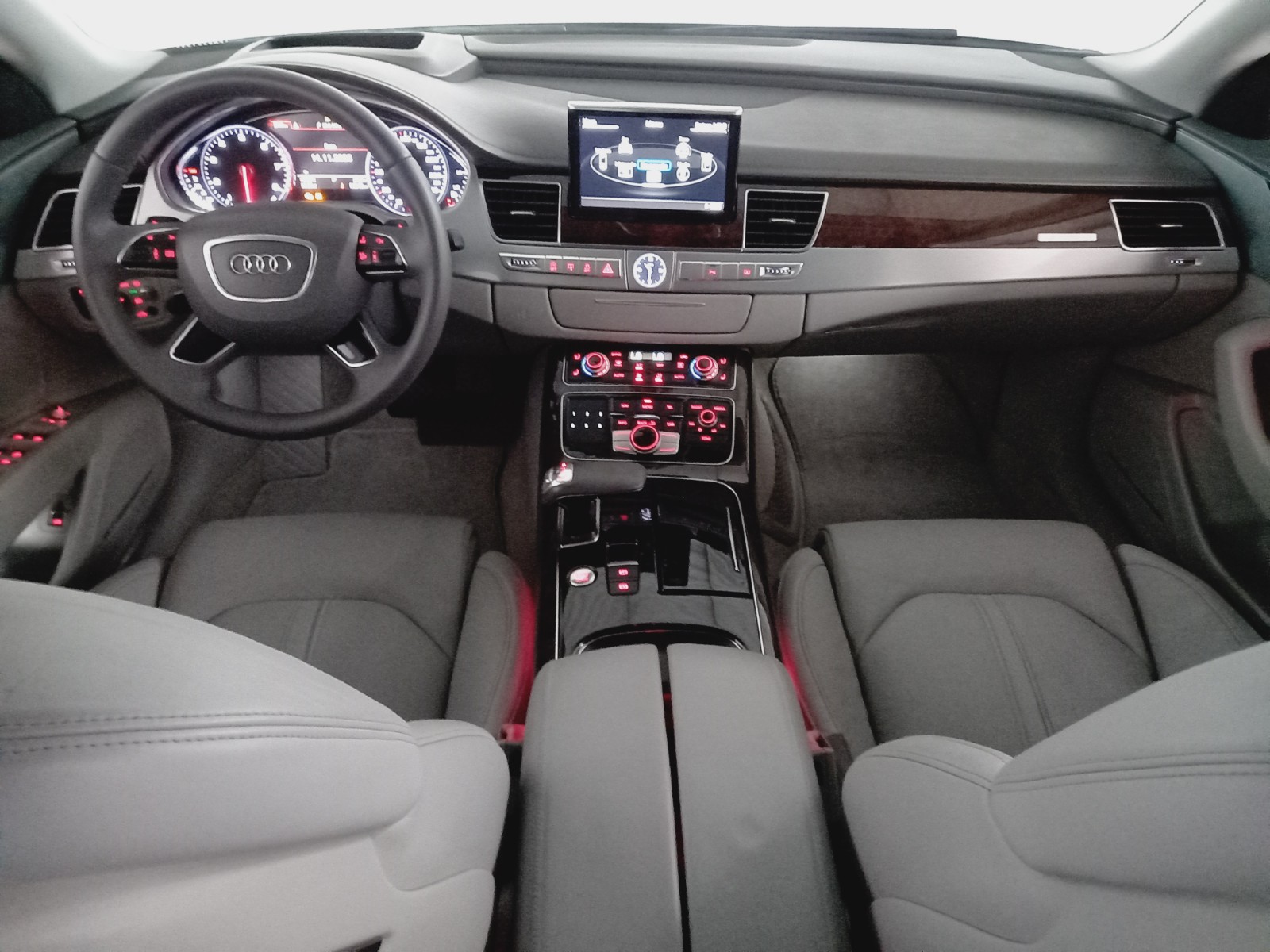 AUDI A8L - Imagem 9