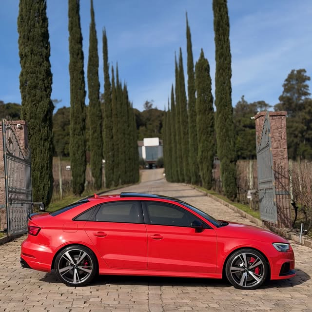 AUDI RS3 SEDAN 2.5 5CI TURBO QUATTRO - Imagem 11