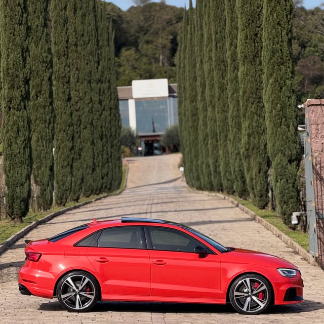 AUDI RS3 SEDAN 2.5 5CI TURBO QUATTRO - Imagem 4