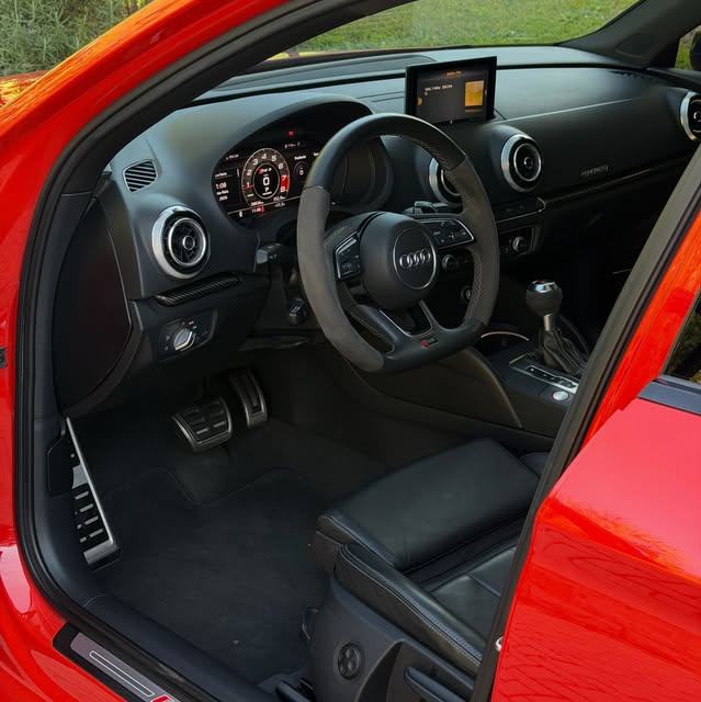 AUDI RS3 SEDAN 2.5 5CI TURBO QUATTRO - Imagem 5