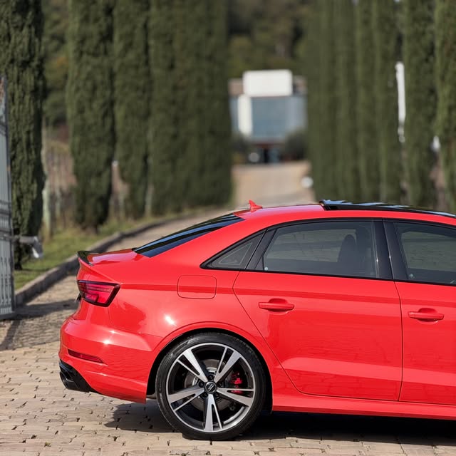 AUDI RS3 SEDAN 2.5 5CI TURBO QUATTRO - Imagem 9