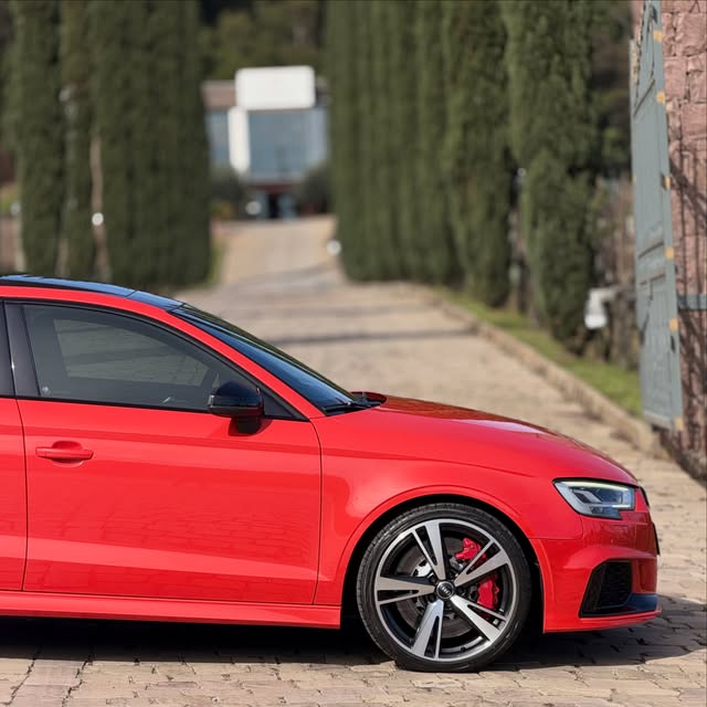 AUDI RS3 SEDAN 2.5 5CI TURBO QUATTRO - Imagem 10