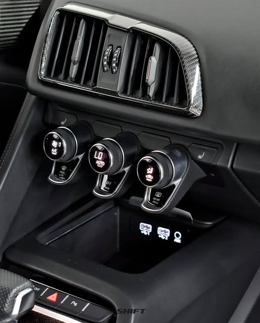 AUDI R8 PERFORMANCE - Imagem 8