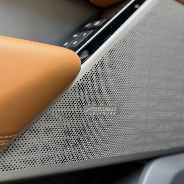 LAND ROVER VELAR P340 HSE R-DYNAMIC - Imagem 8