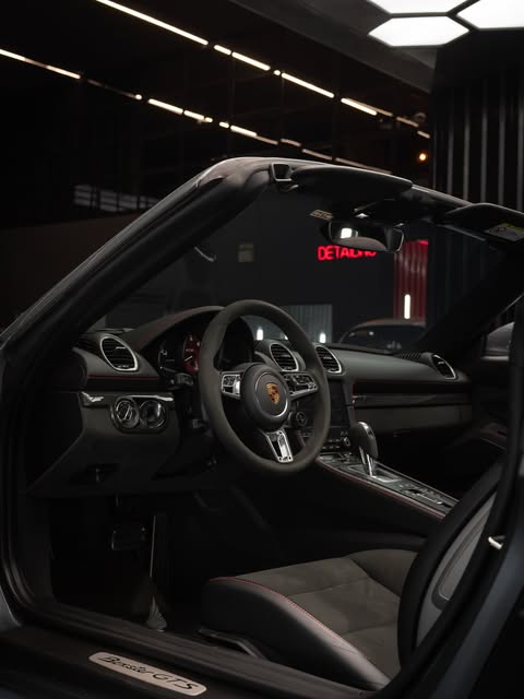 PORSCHE 718 BOXSTER GTS - Imagem 2