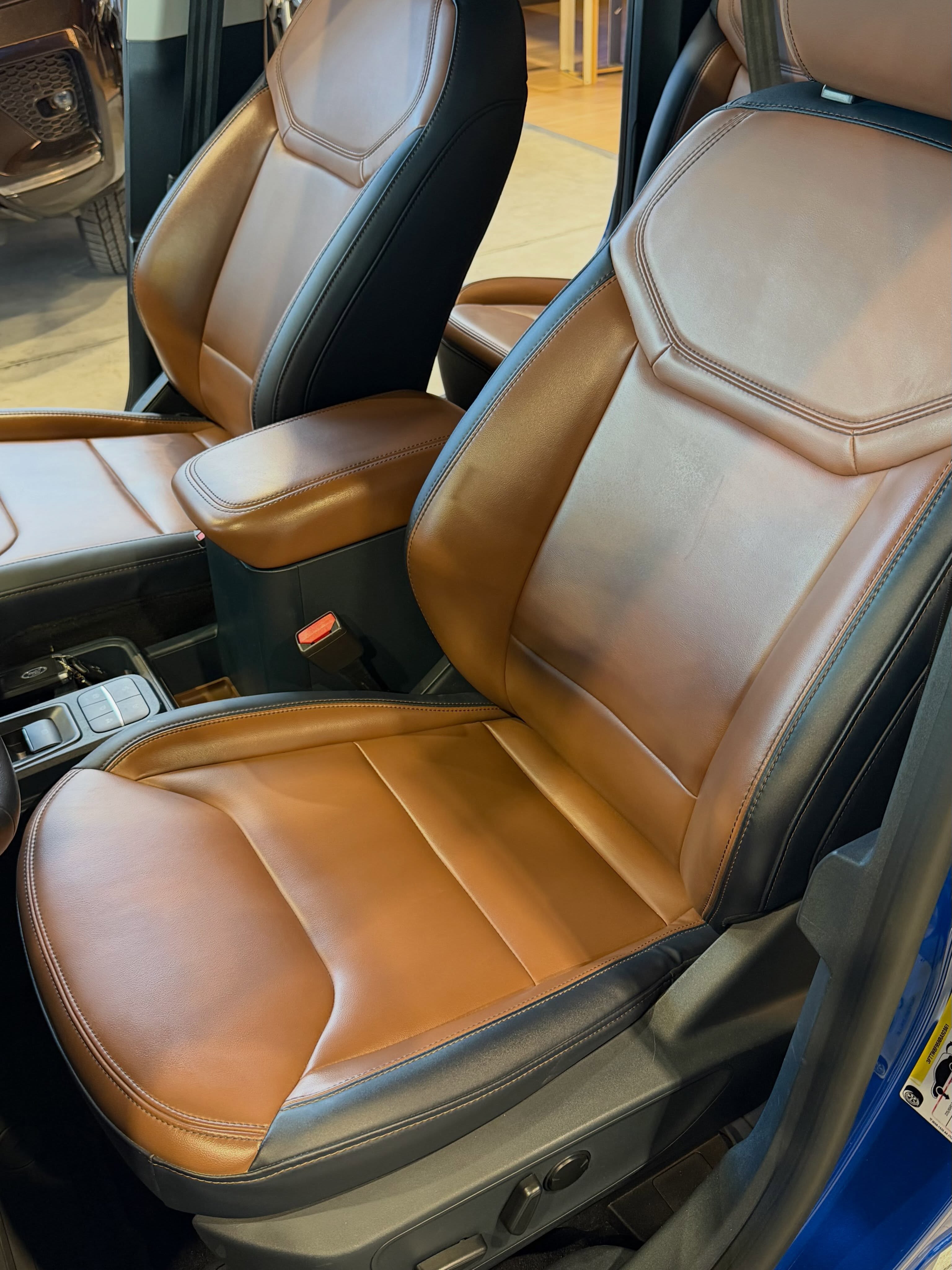 FORD MAVERICK LARIAT FX4 - Imagem 8