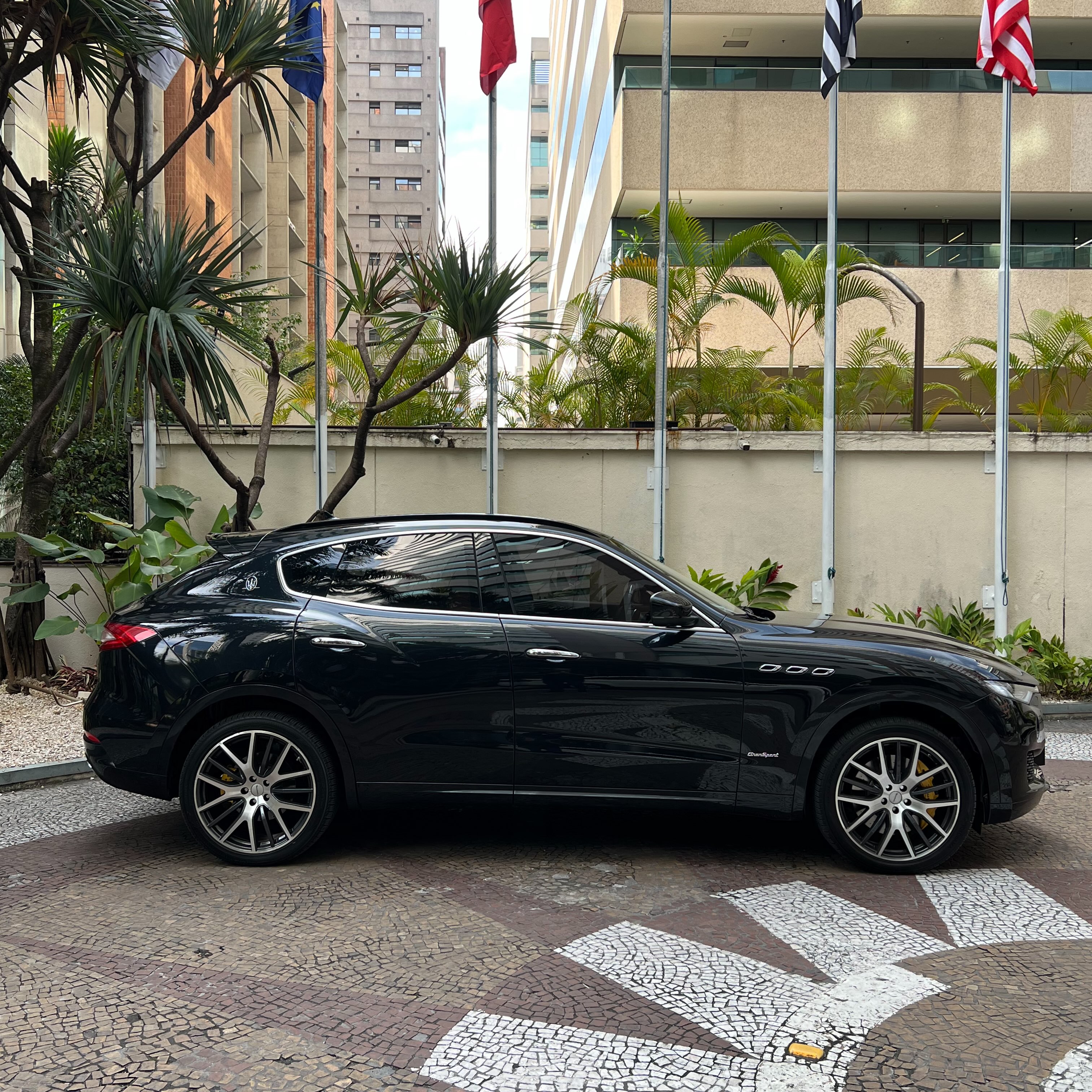 MASERATI LEVANTE S Q4 - Imagem 4