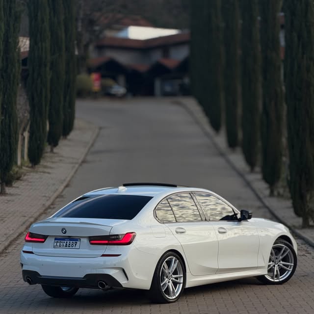 BMW 320I M SPORT - Imagem 11