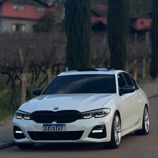 BMW 320I M SPORT - Imagem 13