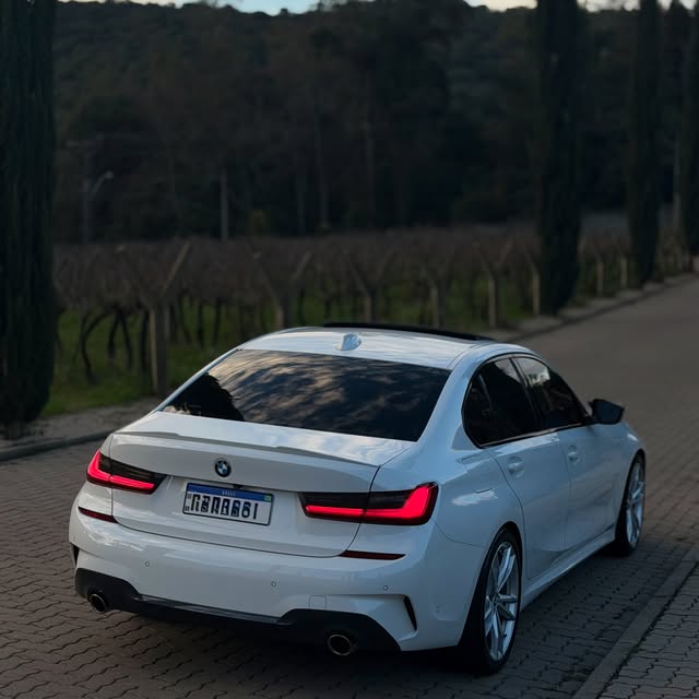 BMW 320I M SPORT - Imagem 14