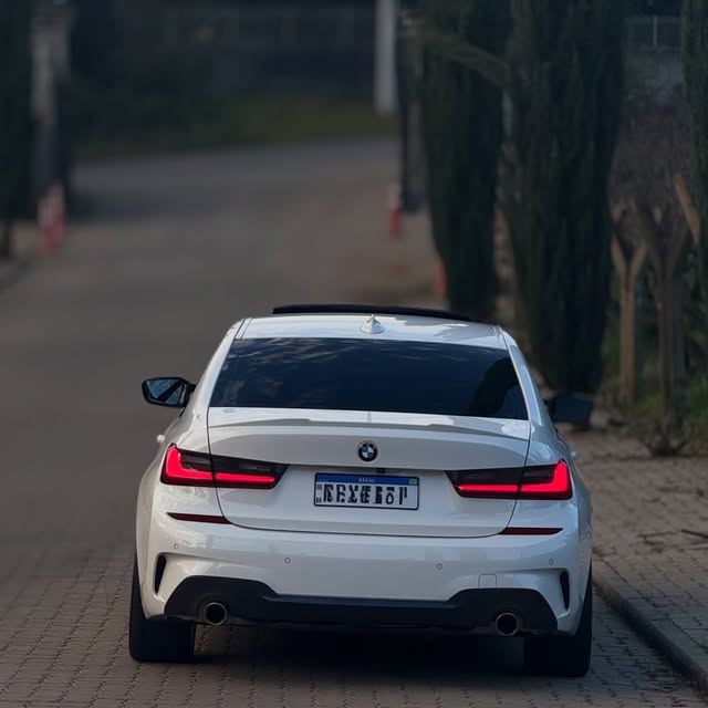 BMW 320I M SPORT - Imagem 15