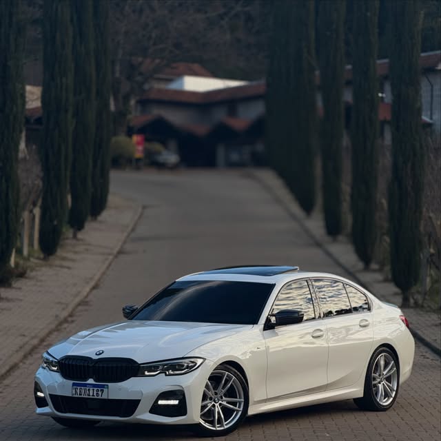 BMW 320I M SPORT - Imagem 16