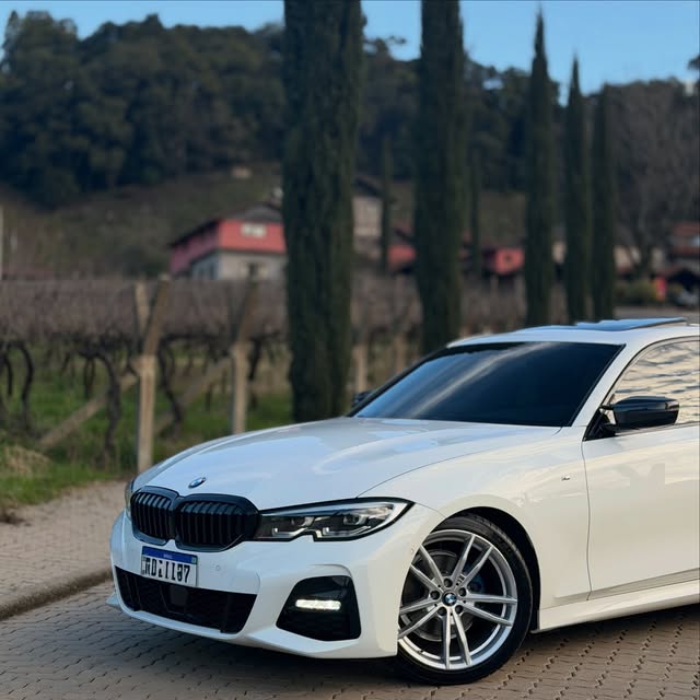 BMW 320I M SPORT - Imagem 3