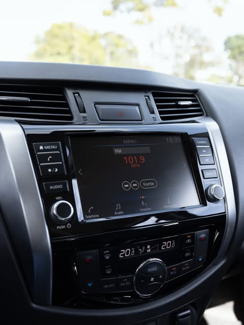 NISSAN FRONTIER XE 4X4 TURBO DIESEL - Imagem 11