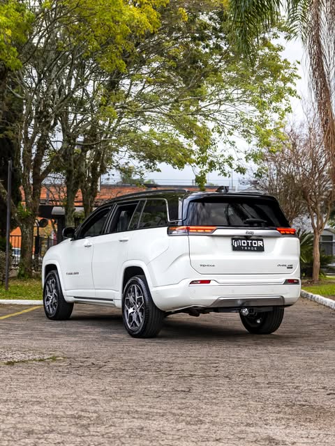 JEEP COMMANDER OVERLAND - Imagem 10