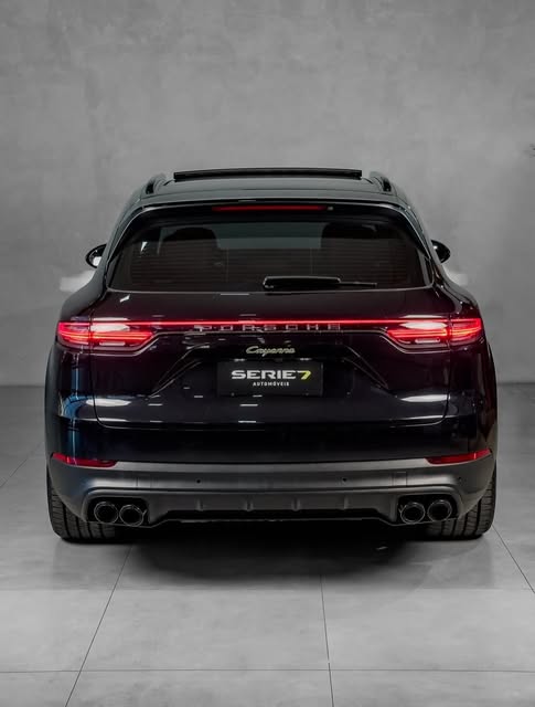 PORSCHE CAYENNE E-HYBRID - Imagem 12