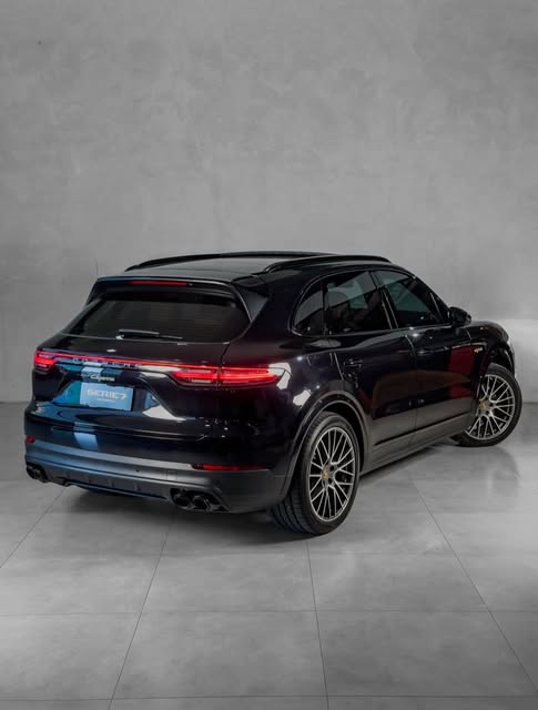PORSCHE CAYENNE E-HYBRID - Imagem 13