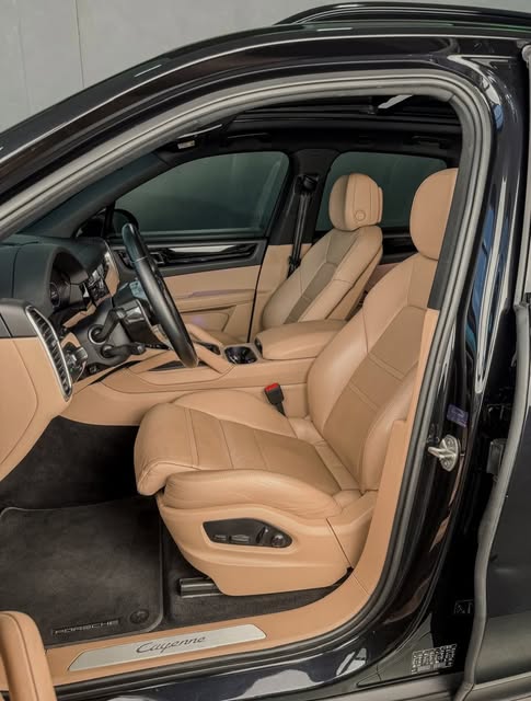 PORSCHE CAYENNE E-HYBRID - Imagem 3