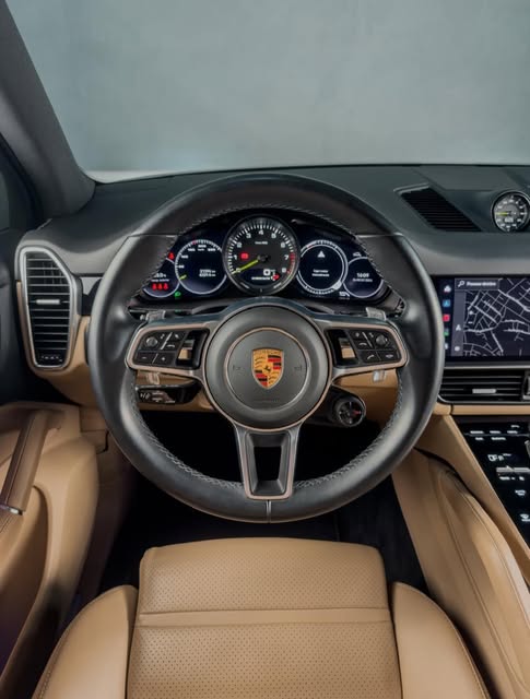 PORSCHE CAYENNE E-HYBRID - Imagem 8