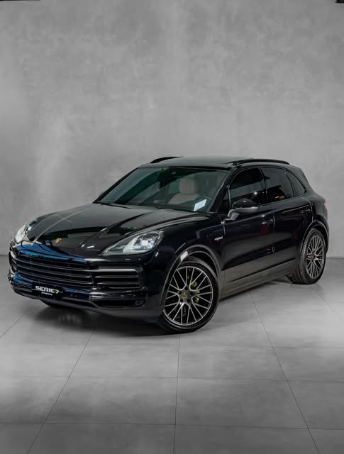 PORSCHE CAYENNE E-HYBRID - Imagem 9