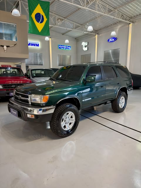 TOYOTA HILUX SW4 - Imagem 1