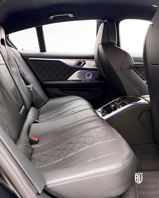 BMW M8 COMPETITION - Imagem 14