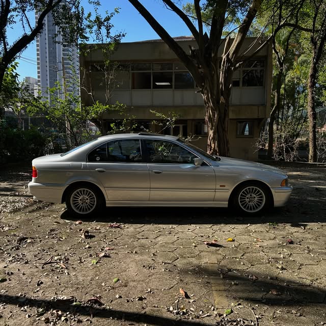 BMW 525I - Imagem 5