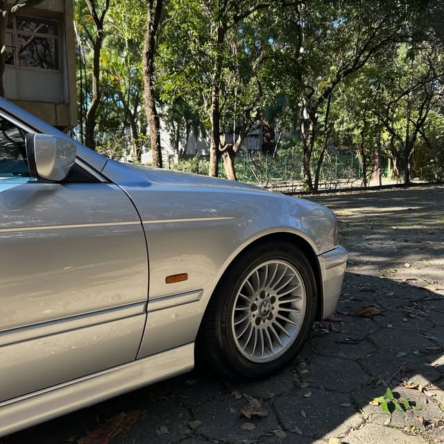 BMW 525I - Imagem 6