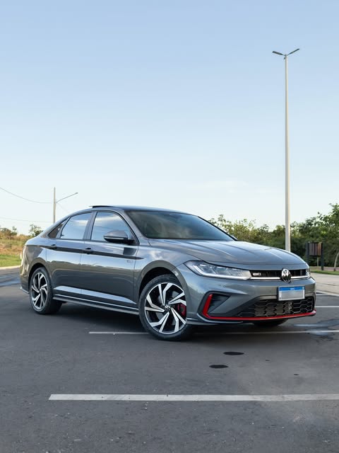 VOLKSWAGEN JETTA GLI - Imagem 1