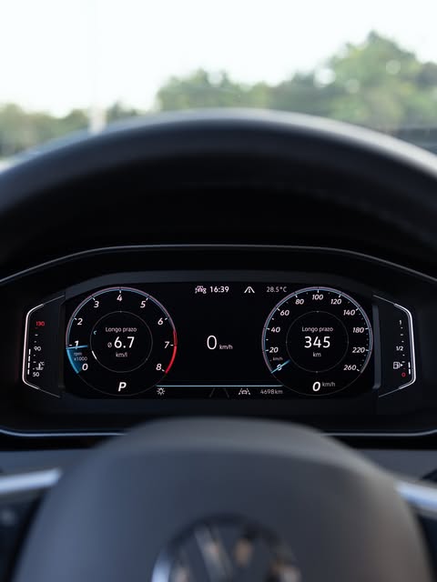 VOLKSWAGEN JETTA GLI - Imagem 11