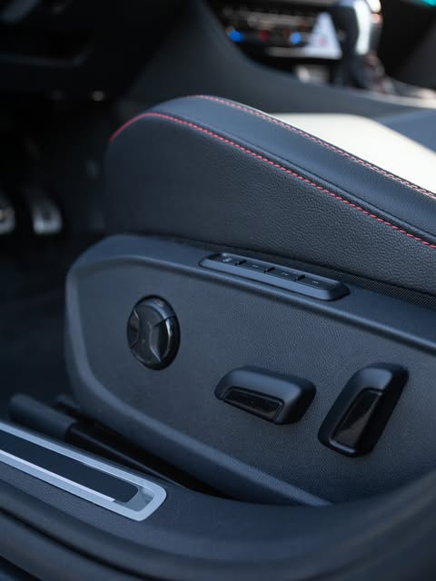 VOLKSWAGEN JETTA GLI - Imagem 13