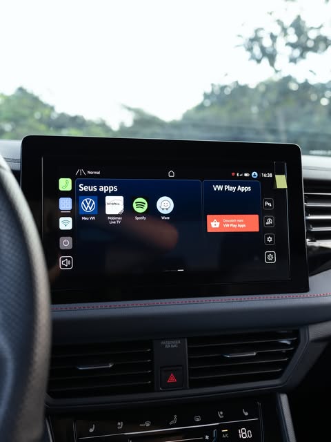 VOLKSWAGEN JETTA GLI - Imagem 15