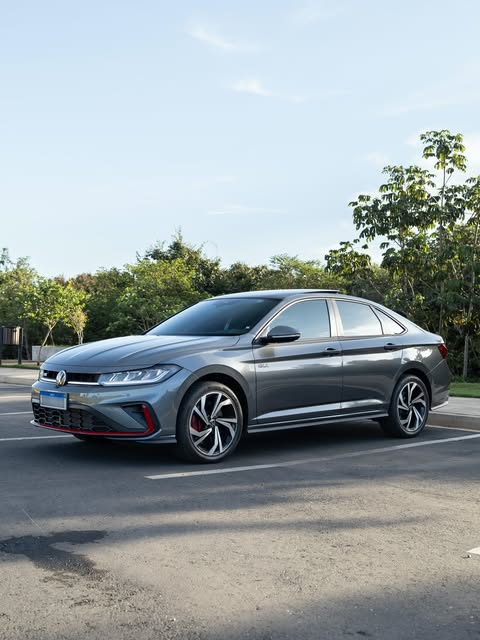 VOLKSWAGEN JETTA GLI - Imagem 3