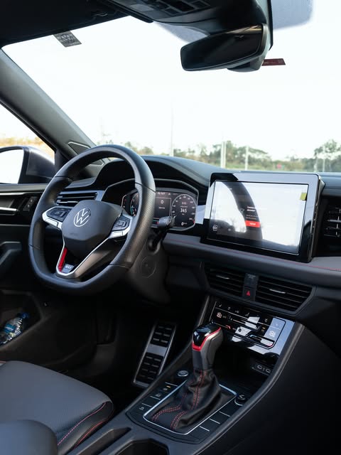 VOLKSWAGEN JETTA GLI - Imagem 4