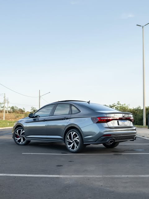 VOLKSWAGEN JETTA GLI - Imagem 8