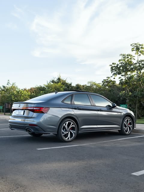 VOLKSWAGEN JETTA GLI - Imagem 9