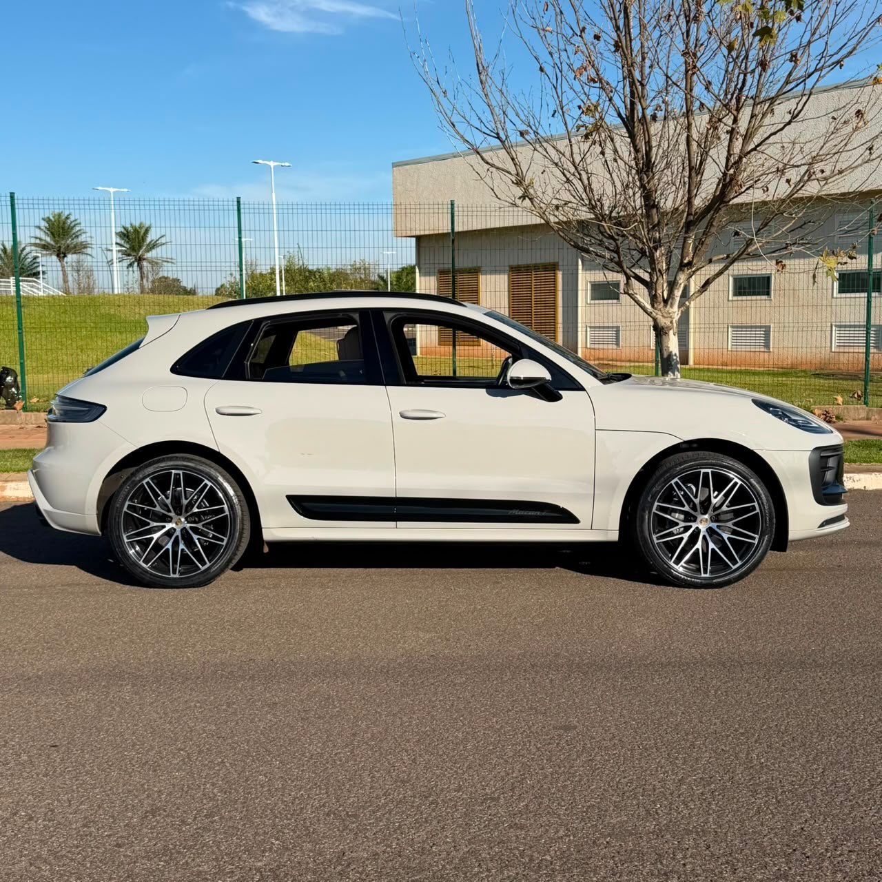 PORSCHE MACAN T - Imagem 4
