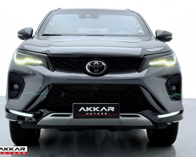TOYOTA HILUX SW4 PLATINUM - Imagem 4