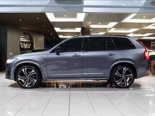 VOLVO XC90 T8 R-DESIGN - Imagem 2