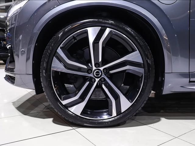 VOLVO XC90 T8 R-DESIGN - Imagem 5