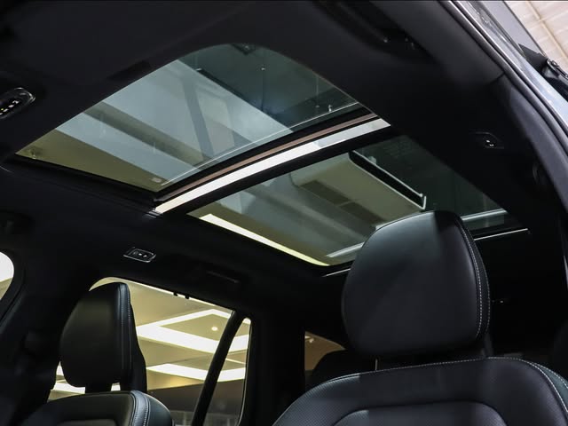 VOLVO XC90 T8 R-DESIGN - Imagem 8