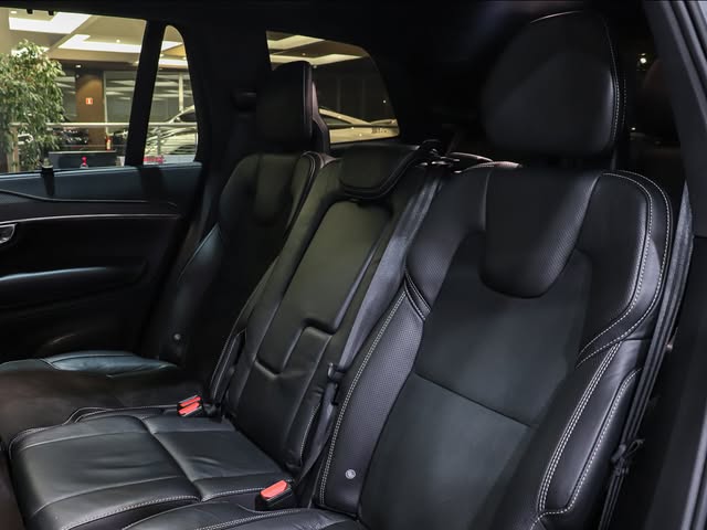 VOLVO XC90 T8 R-DESIGN - Imagem 9