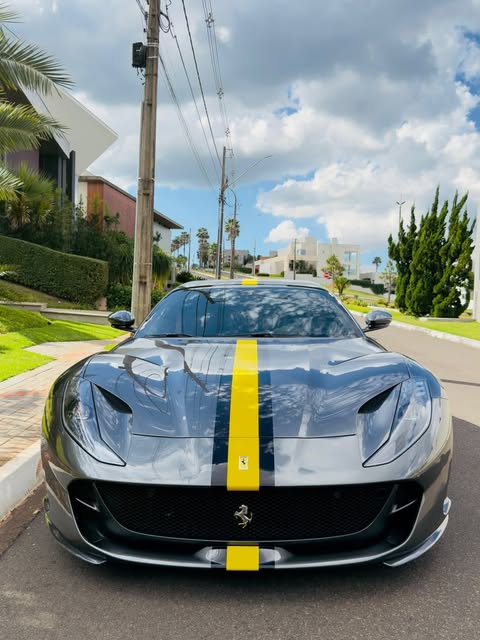 FERRARI 812 GTS - Imagem 2